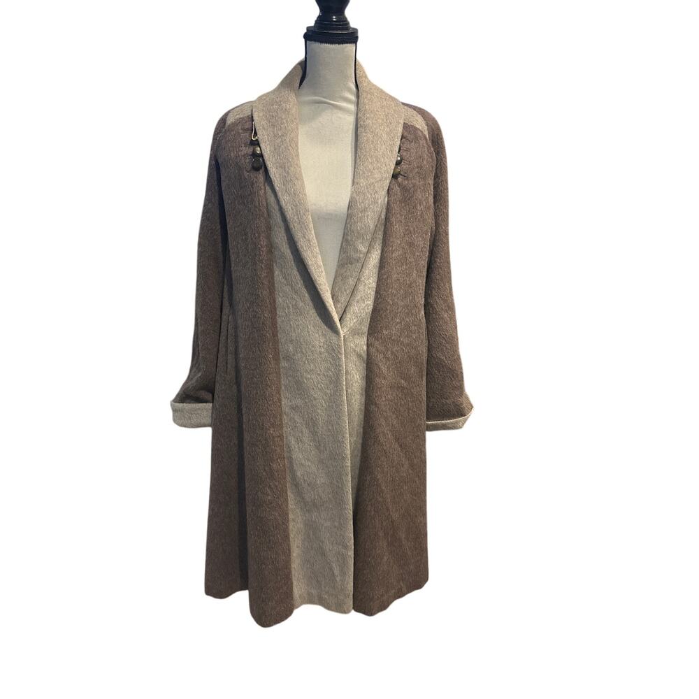 Women’s Vintage Forstmann 100% Virgin Wool Coat. Size Large